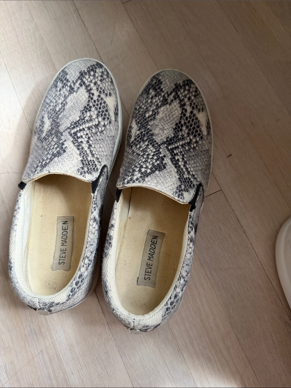 Steve Madden Kids Snake-Print Slip-On Sneakers in Black and Cream